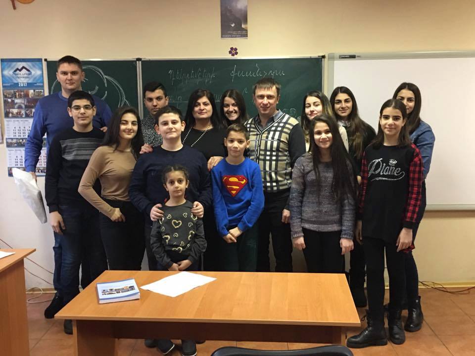Вірменська школа “Нарек” отримала інтерактивний подарунок від активістів