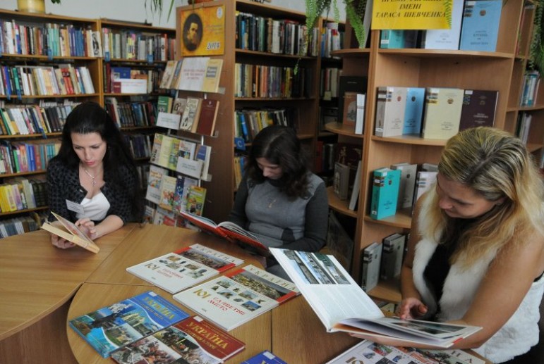 В Запоріжжі масово закривають бібліотеки