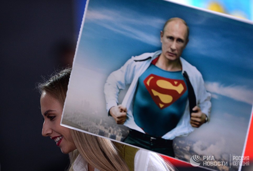 Поліція Росії зобов’язана цілодобово охороняти плакати з зображенням Путіна
