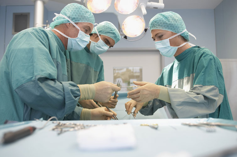 Вперше в Україні хірурги заново сформували стравохід немовляті