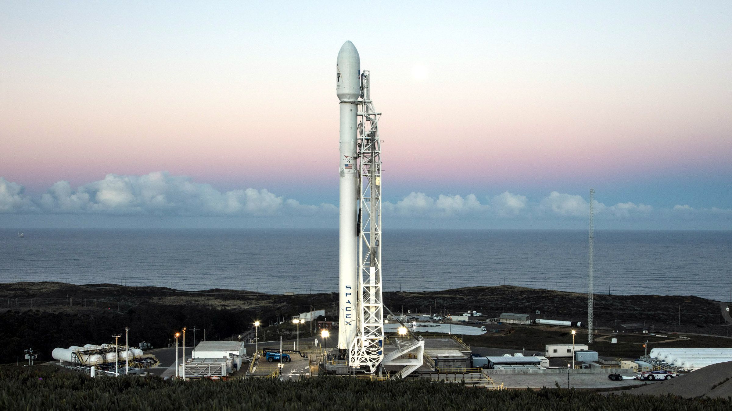 SpaceX запустить перші супутники для покриття інтернетом усієї поверхні Землі