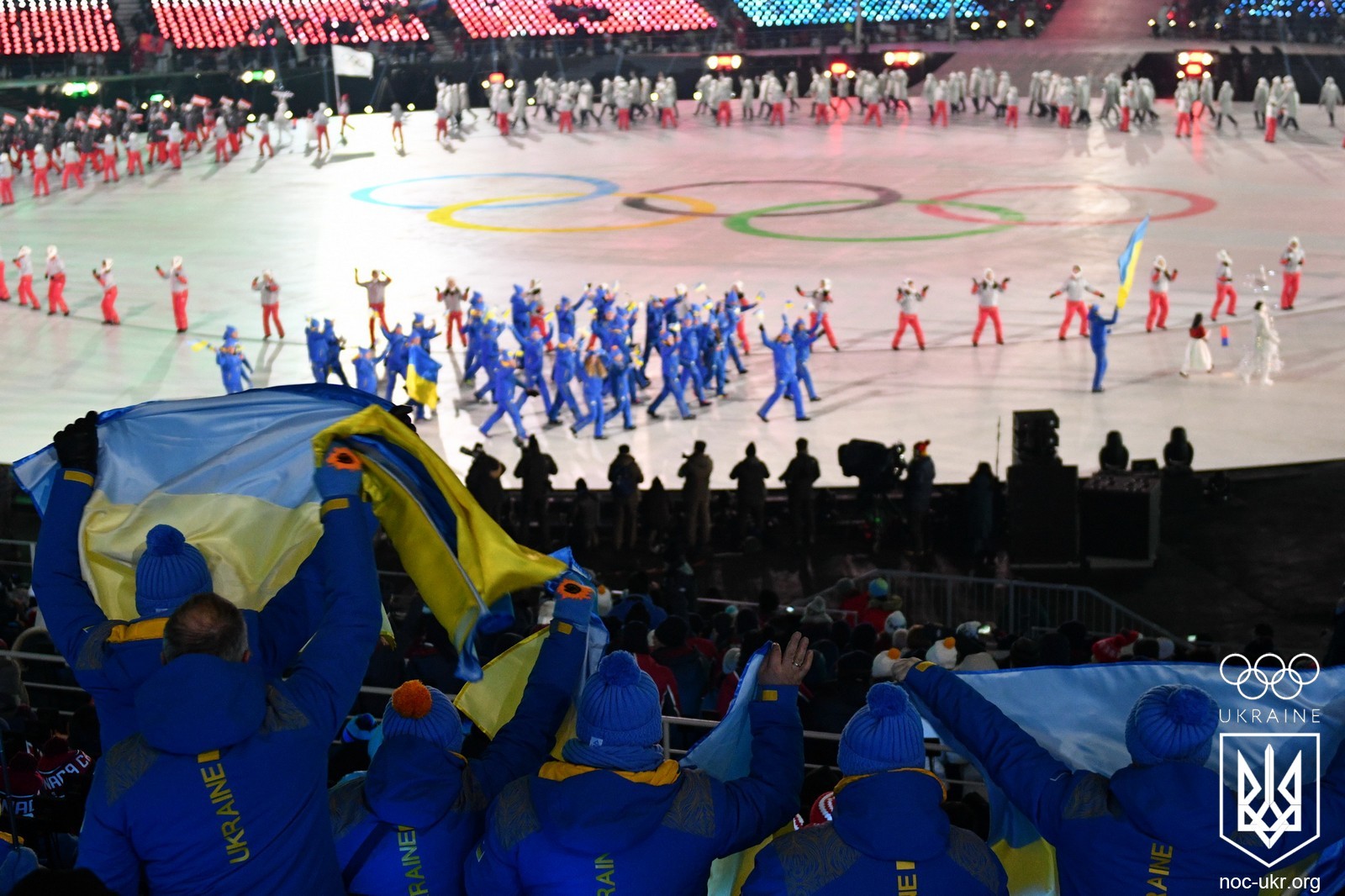 Фото дня: як виносили український прапор на відкритті Олімпіади у Південній Кореї