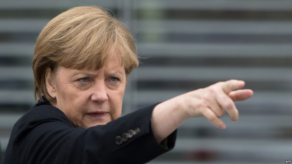 Меркель публічно заявила, що підтримує санкції проти Росії