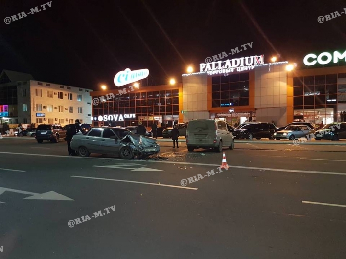 ДТП у центрі Мелітополя, машини перетворилися на гору металу