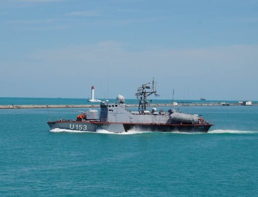 У Чорному морі українські силовики відкрили вогонь для зупинки судна