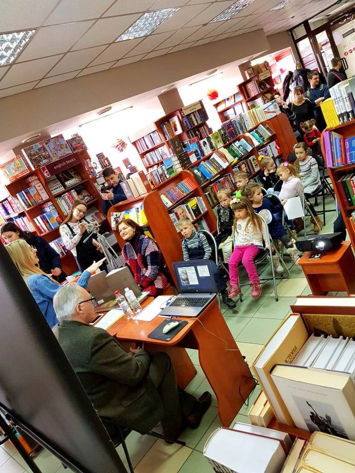 Запорізький дитячий письменник презентував  свою книгу «Автошка»