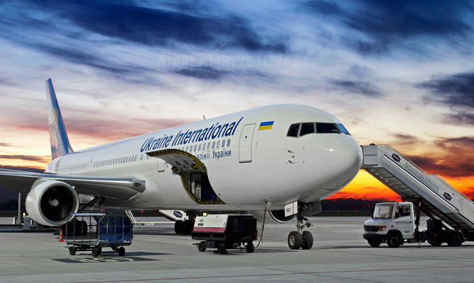 Авіакомпанія Коломойського скорочує рейси, в тому числі із Запоріжжя