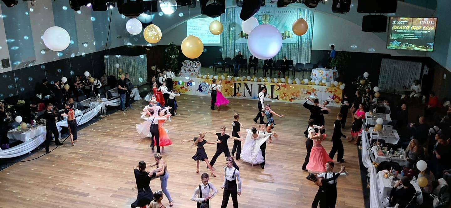 Від повільного вальсу до шаленого джайву. У Запоріжжі пройшов турнір зі спортивних бальних танців «Golden Cup»
