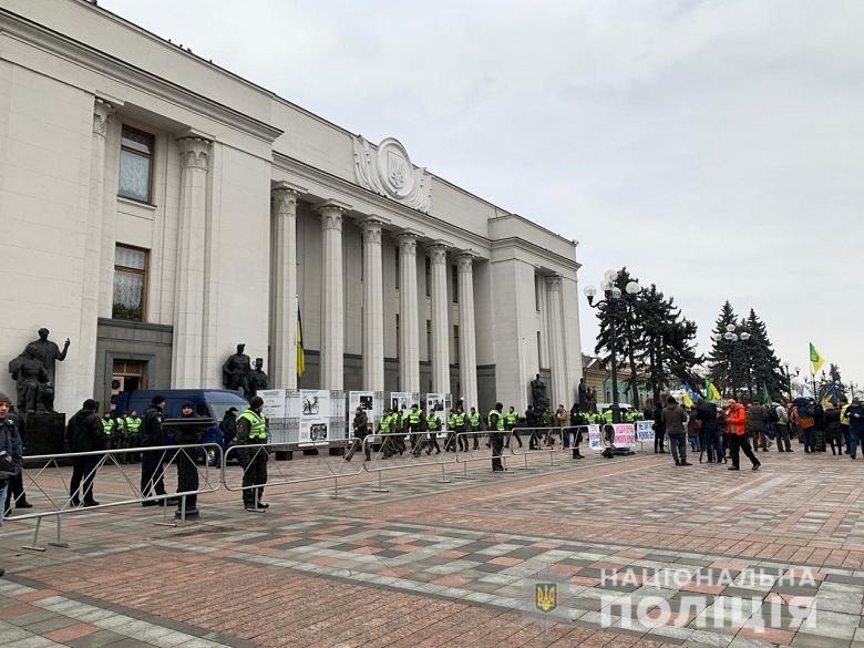 Сьогодні поліція Києва працює у посиленому режимі через акції протестів