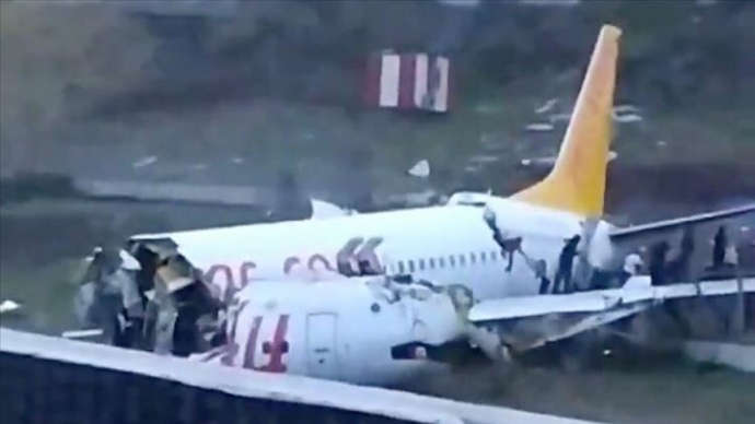 При посадці в Стамбулі розбився пасажирський Boeing 737