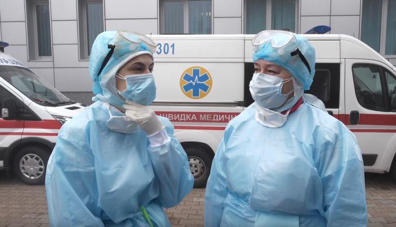Інфекційна лікарня в Запоріжжі не має костюмів для захисту медиків, купують активісти
