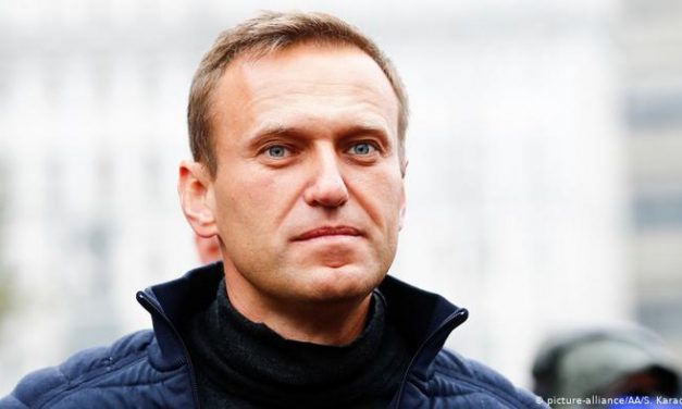Навального підключили до апарату ШВЛ, він у комі