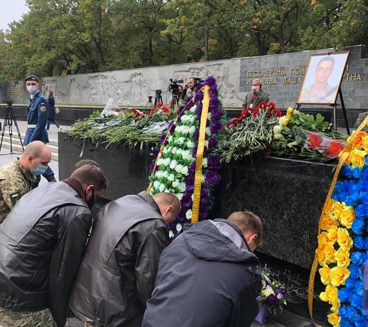 У Харкові попрощалися з курсантом, який загинув в авіакатастрофі — відео