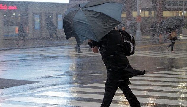 Мешканців Запоріжжя та області попереджають про несприятливі погодні умови