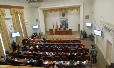 Крига скресла: журналістів впустили на сесію Запорізької міської ради