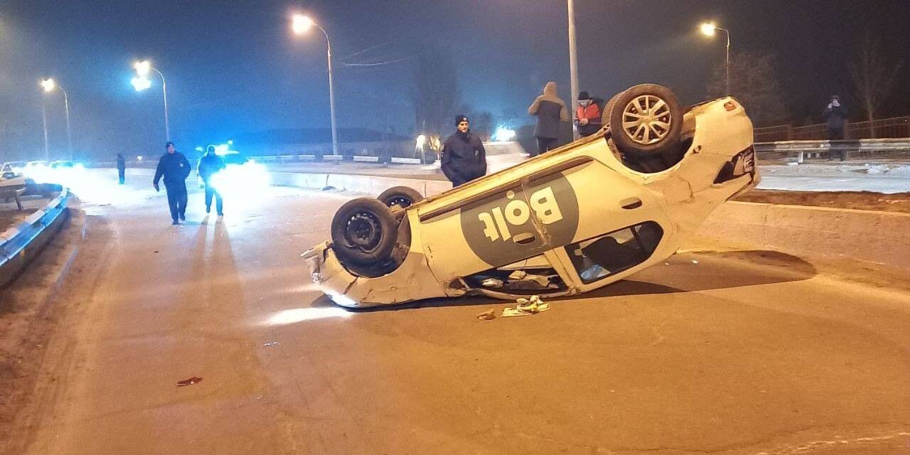 Таксист, що вчора перекинувся в авто в Запоріжжі був під наркотиками