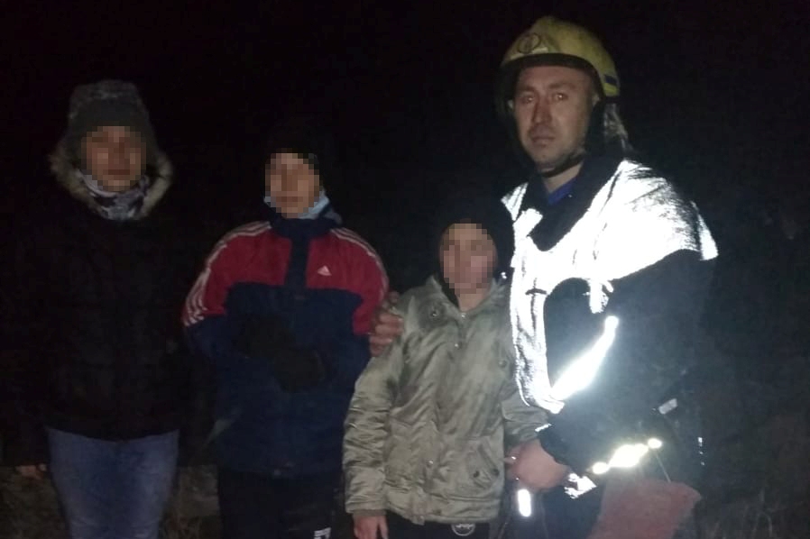 У Запоріжжі дівчинка застрягла на глибині 50 метрів, її друзі покликали на допомогу – фото