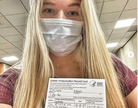 Медпрацівниця з США, яка раніше мешкала в Мелітополі, розповіла які симптоми відчула після другого щеплення від Covid-19 – відео
