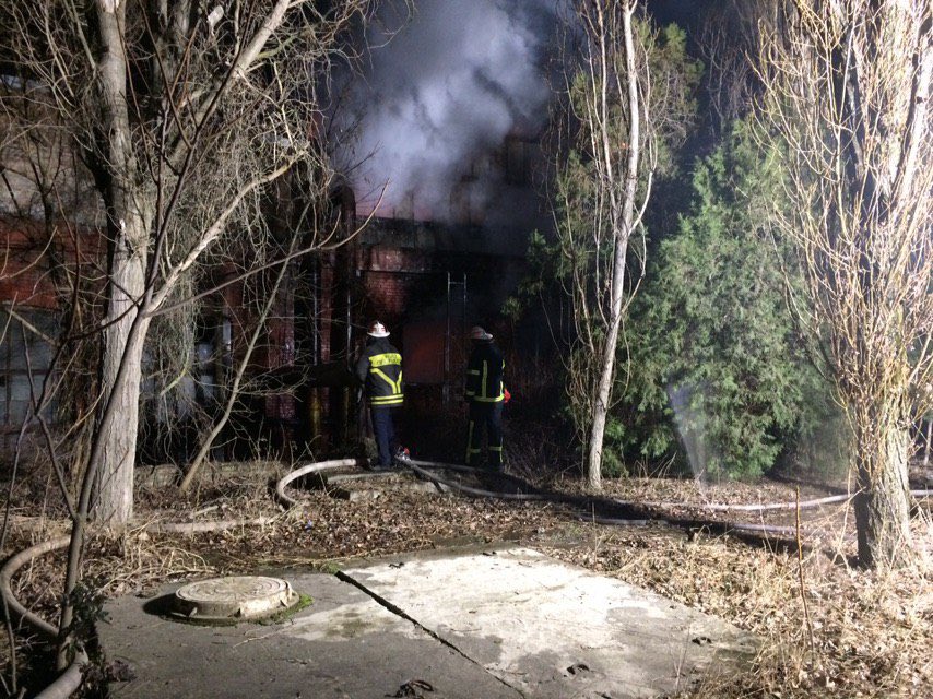 У Бердянську на території заводу сталася пожежа – фото