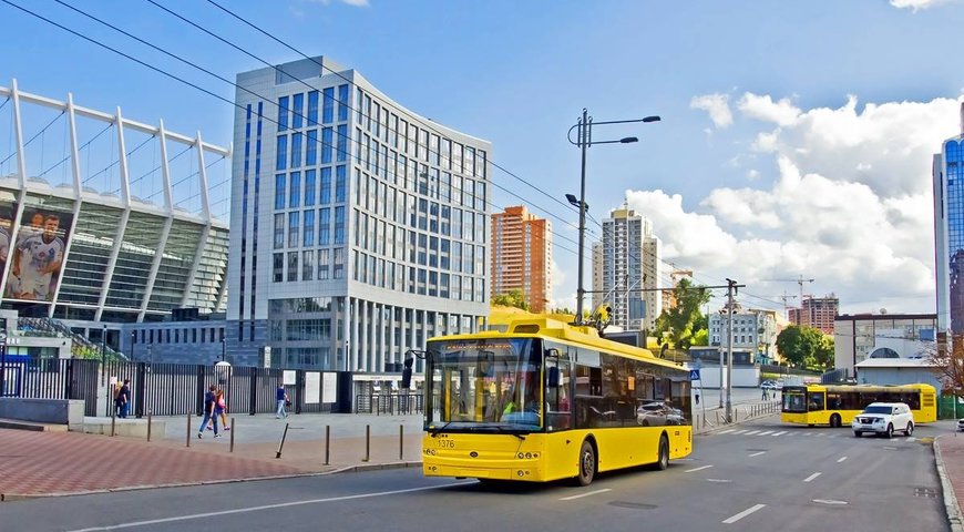 Відсьогодні у Києві наземний громадський транспорт працює зі змінами