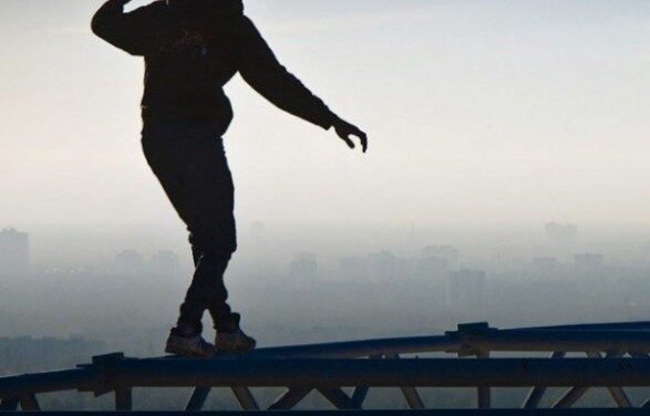 У Запоріжжі молодий чоловік вкоротив собі віку стрибнувши з мосту