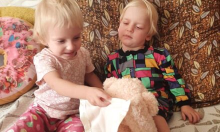 У Запоріжжі двоє дівчаток-близнючок стали круглими сиротами в межах одного тижня