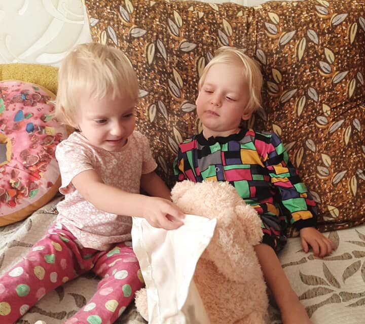 У Запоріжжі двоє дівчаток-близнючок стали круглими сиротами в межах одного тижня
