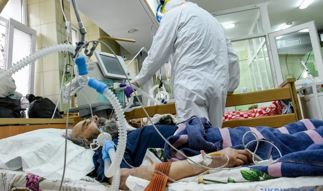 У деяких лікарнях Запоріжжя вже немає куди класти хворих з Covid-19