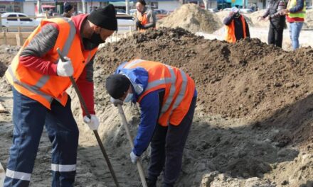 Пішохідну зону біля райадміністрації в Запоріжжі розкопали, реконструюють – фото