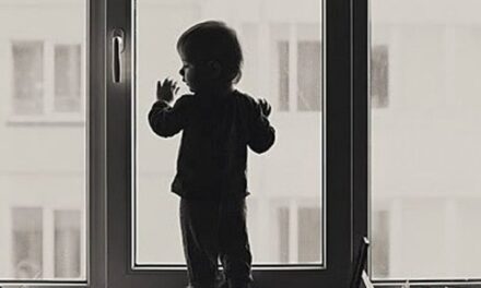 Мати малюка, який випав з вікна дитсадка у Запоріжжі розказала про самопочуття дитини