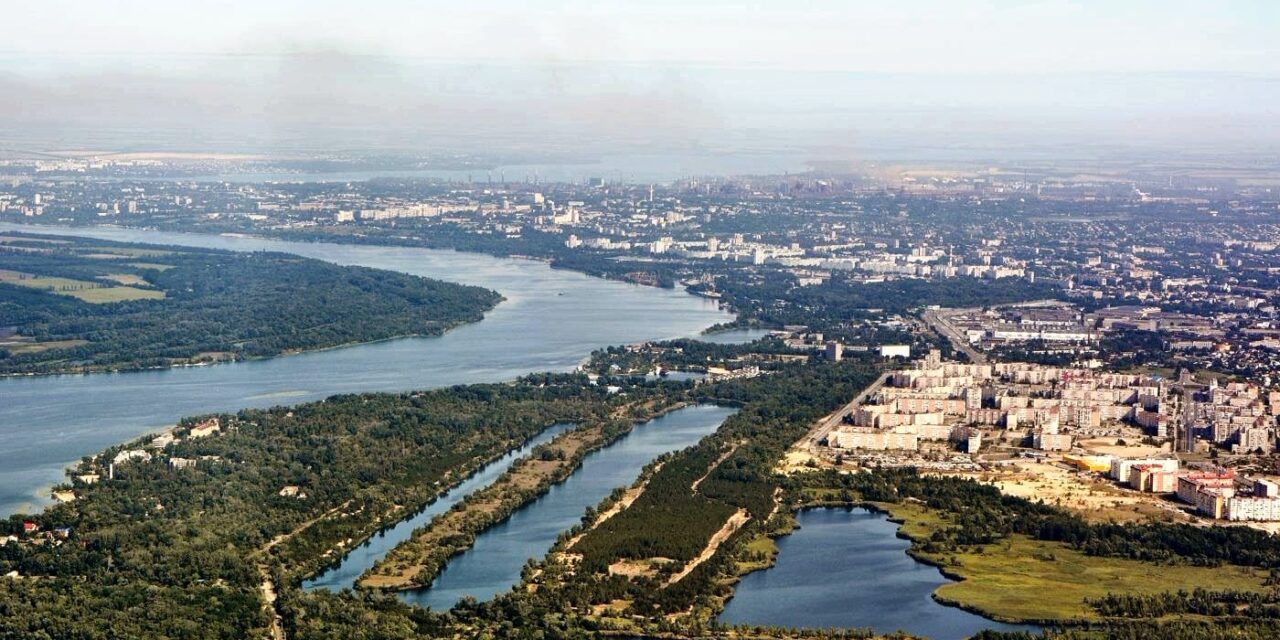 Дніпро, його канали та переїзди в Запоріжжі показали з висоти – фото