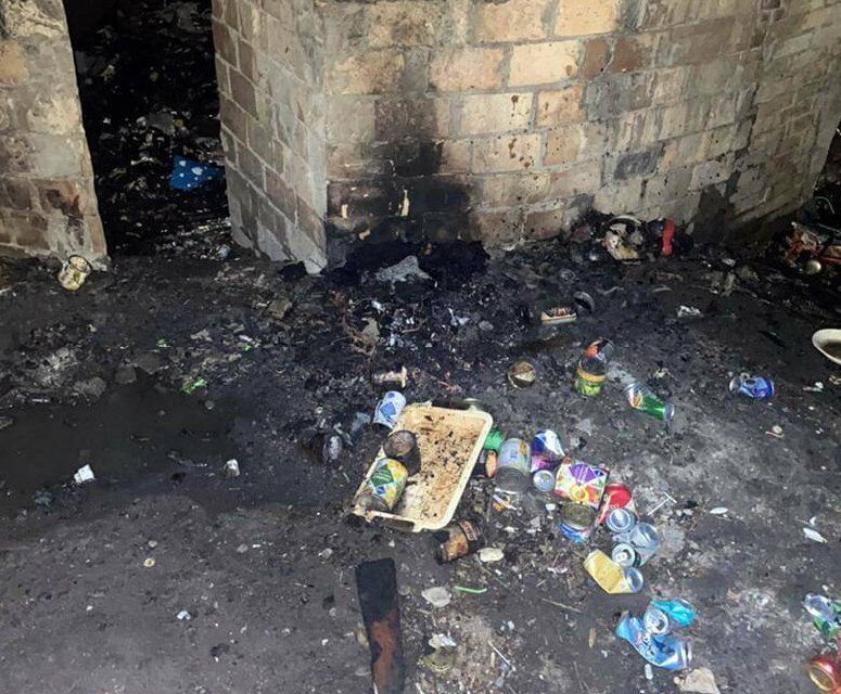У Києві чоловіки спалили людину, яка образила сина одного з них