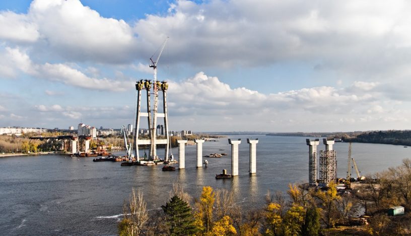 Понад пів тисячі дерев зрубають у Запоріжжі заради мостів
