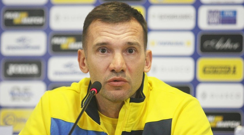 Тренер національної збірної з футболу заявив, що йому не цікава реакція Росії на форму