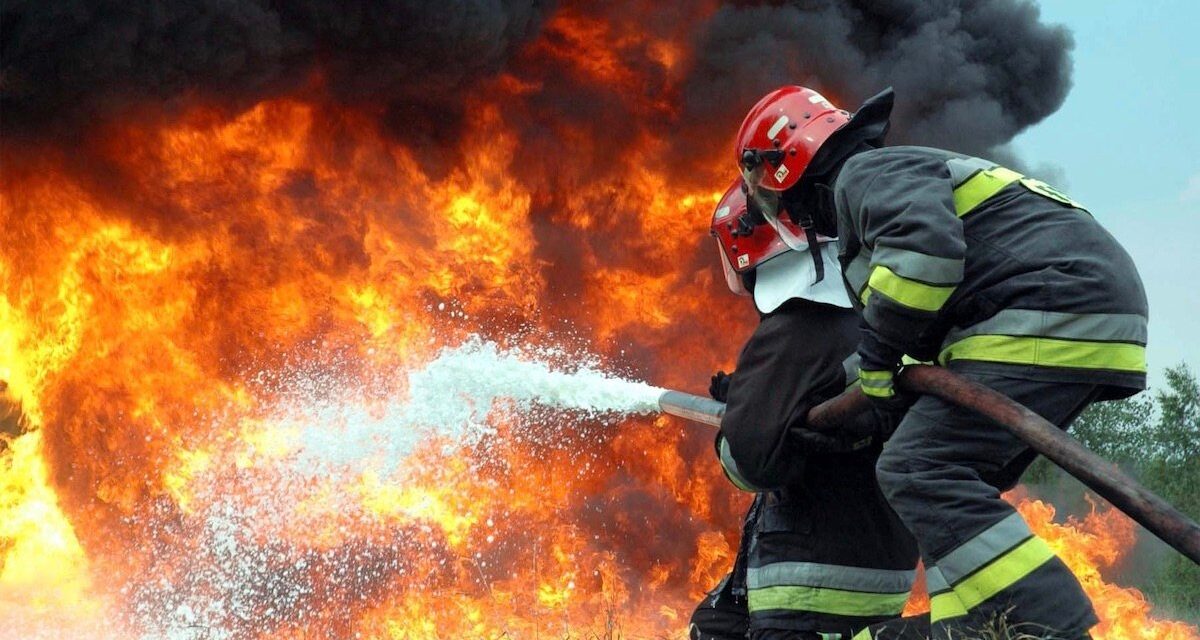 За ніч рятувальники двічі отримували повідомлення про загоряння авто у Запоріжжі
