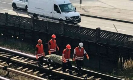 У Києві під потягом метро загинула людина