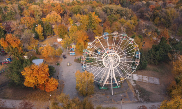 Фотограф показав, як виглядає центральний парк Запоріжжя з висоти пташиного польоту
