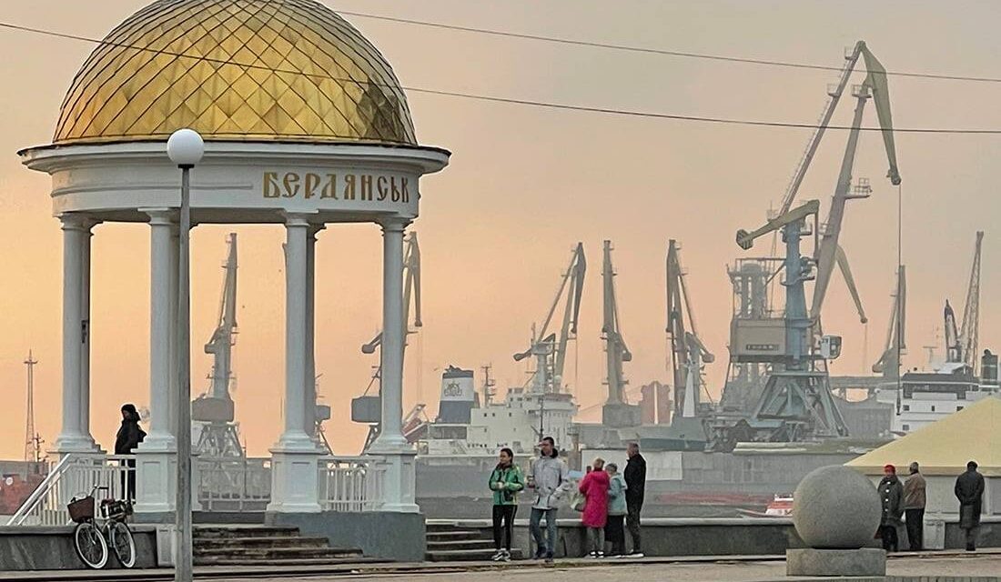 Фотографиня показала, як виглядає курортне місто Запорізької області у передчутті зими