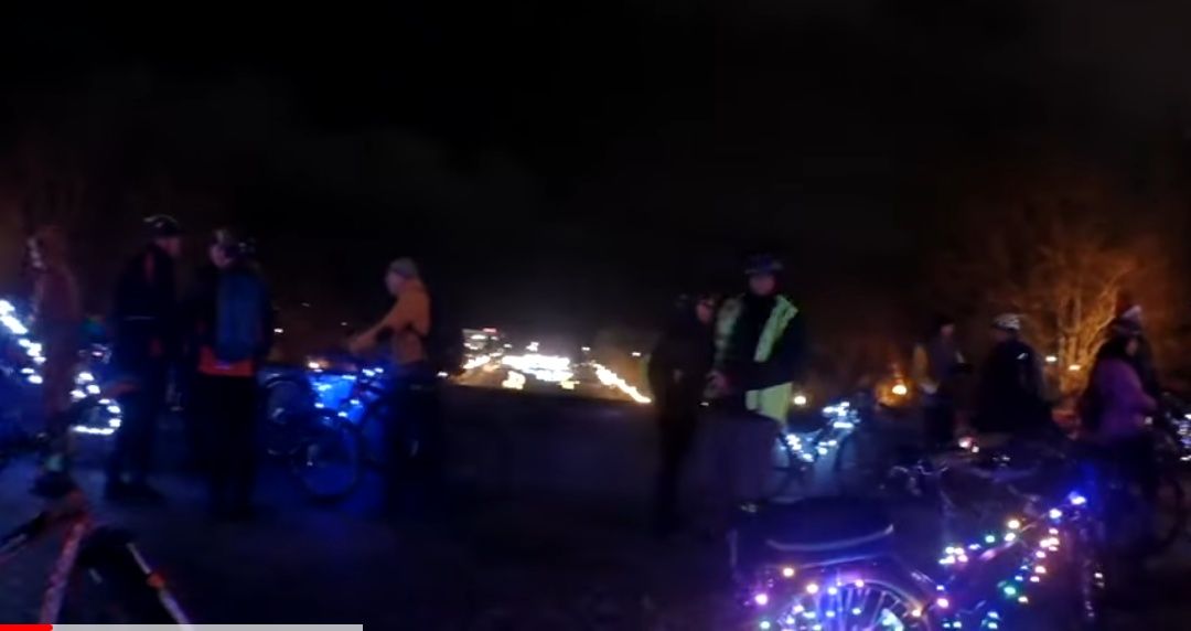 У Запоріжжі встановили ялинку з велосипедів – відео