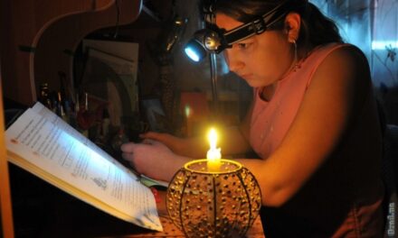 Через аварійну ситуацію на мережах електропостачання у Запоріжжі понад 7000 абонентів лишилися без світла