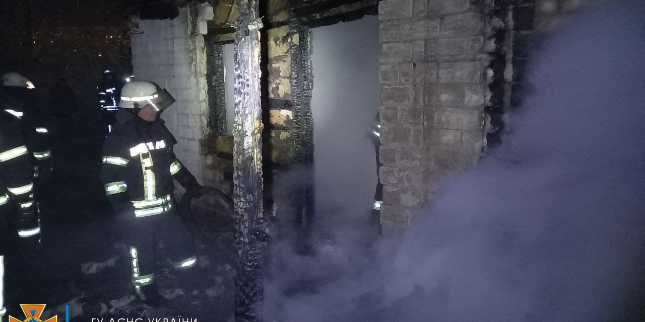 У Запоріжжі на пожежі загинув молодий чоловік і дитина – фото