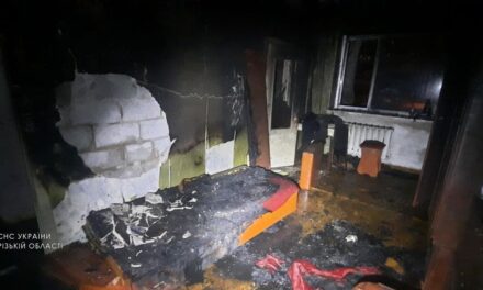 У Запоріжжі під час пожежі у житловому будинку евакуювали людей – фото