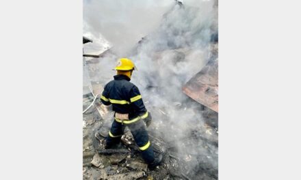 У Запорізькій області внаслідок обстрілів загорілася господарча споруда