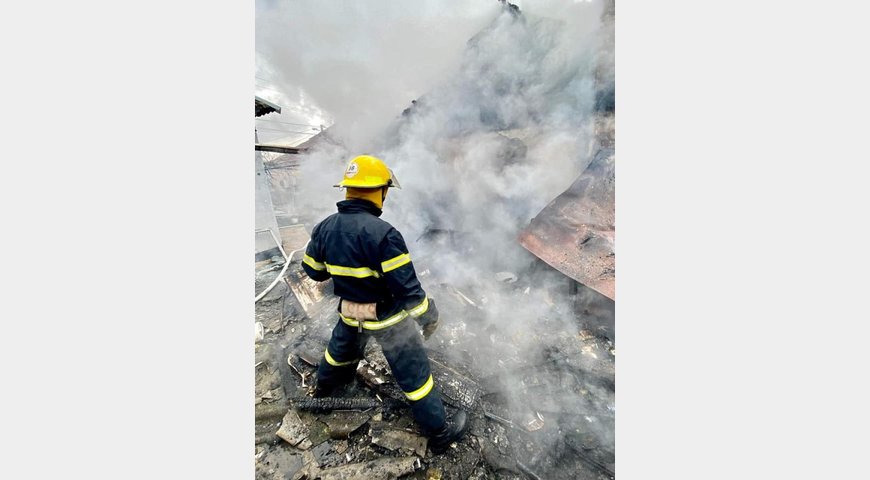 У Запорізькій області внаслідок обстрілів загорілася господарча споруда