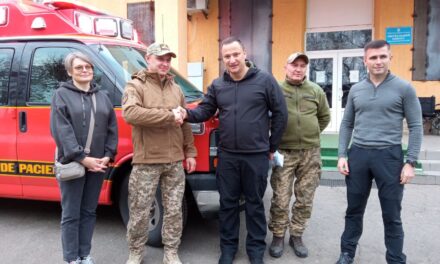 До Запоріжжя привезли надсучасний реанімобіль, гроші на який зібрали українці за кордоном